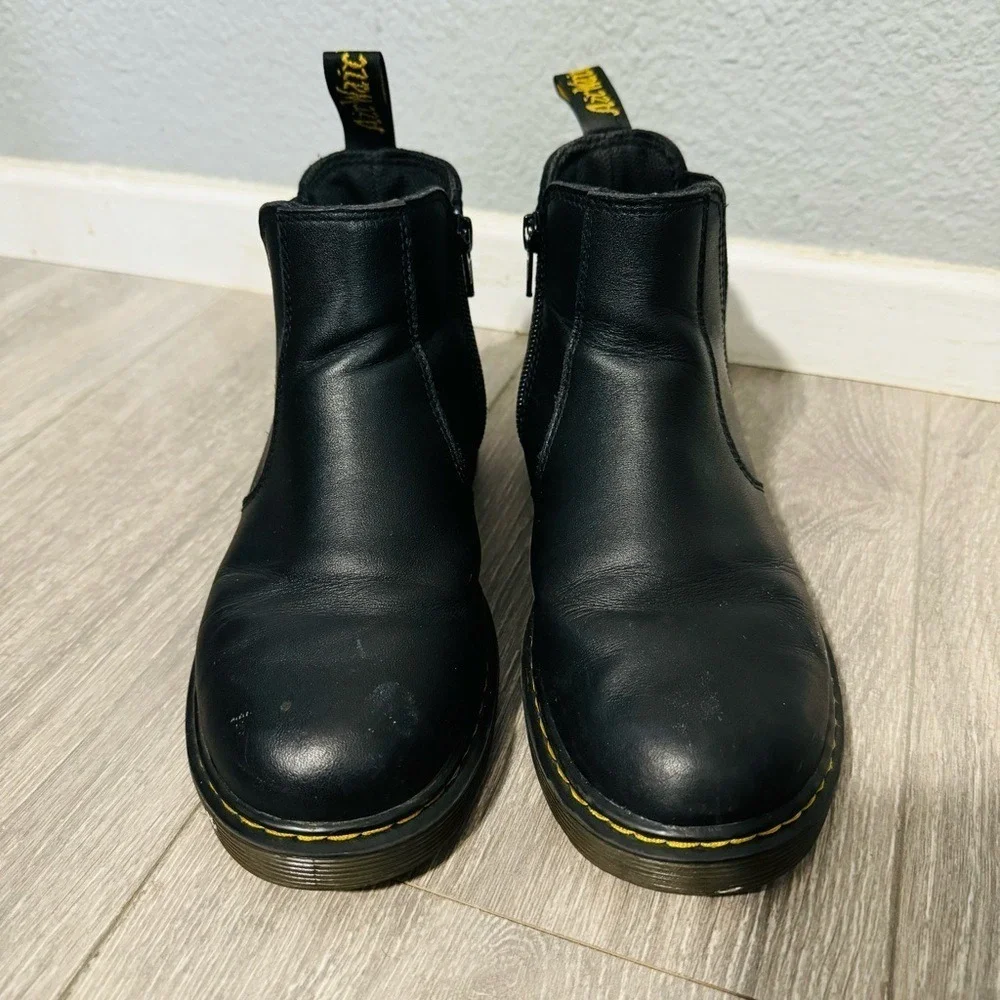 Dr. Martens Youth 2976 Slip Resistant Leather Chelsea Black‎ Casual Punk Boots 4